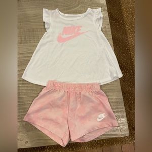 Girls size toddler 4/5 Nike top and shorts